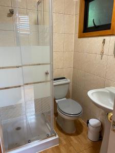 Habitación doble con baño privado Wifi y Tv Cable - Habitación 01