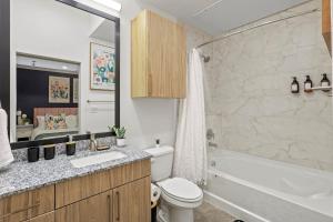 Loft| Near Medical City & Galleria |Pool| King Bed