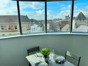 Modern 2-Bed Flat in York City Centre - Steps from Minster and Shambles
