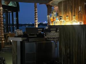 Stunning Views 2BD Condo at Hotel w Pool, Bar
