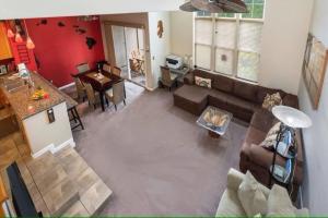 Townhouse with pool lanai & hot tub