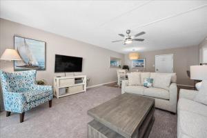 Beautiful 2 Bedroom Condo at the Quay!