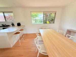 Palm Beach 3BR Coastal Home - Walk to Beach