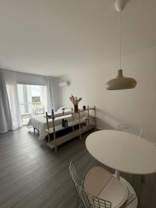 Monoambiente luminoso a pasos del mar con cochera