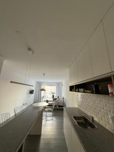 Monoambiente luminoso a pasos del mar con cochera