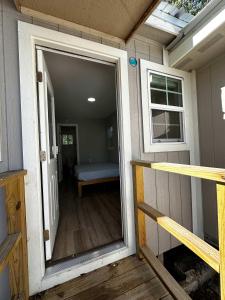 Private En-suite in Tiny Luxury Home