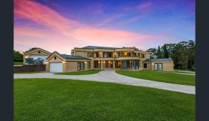 Exclusive Dural Estate Stay A Grand Luxury Escape