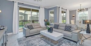 Pool & BBQ | Disney-Themed Cozy 6BD | Near Disney