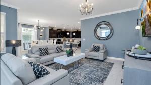 Pool & BBQ | Disney-Themed Cozy 6BD | Near Disney