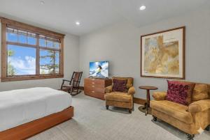 Luxe Park City Escape Hot Tub & Theater