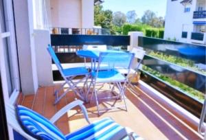 Junto Puerto Banus playa Piscinas y wifi