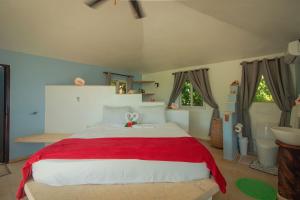 The SeaDog Inn-Oceanfront Villa