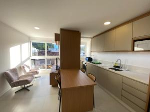 Apto de duas suítes - 100m do mar