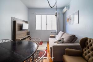 Apto 2 Quartos no Centro de Floripa EBE0804