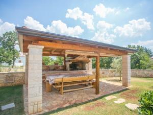 Holiday home in Pore with swimming pool