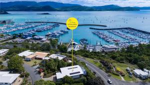 Heart on Airlie Cres Airlie Beach Waterfront Home