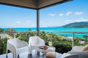 Heart on Airlie Cres Airlie Beach Waterfront Home