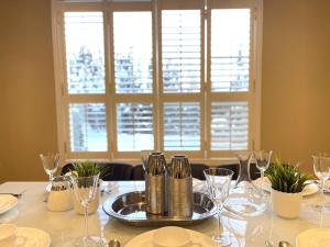 Maison Laurier, Modern 5B4B Home Inc BSMT Free parking, Close to trails