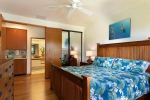 Tropical 1BR condo with pool & private lanai