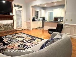 Discover small-town charm and Southern hospitality