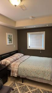 Comfortable Basement Private Room with Ensuite Near Plaza
