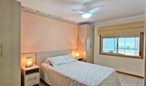 Espetacular 2 Quartos Ampla Sacada a 2 Quadras do Mar