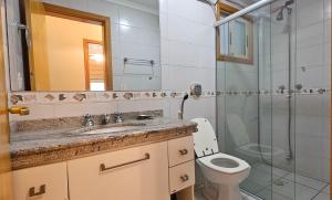 Espetacular 2 Quartos Ampla Sacada a 2 Quadras do Mar