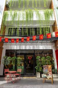 Room 2-Beautiful Studio w Rooftop & balcony