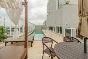 Apto em Cond. c Piscina em Goiânia KSP1304