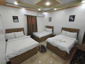 Pyramids Elaa Eldein Cave