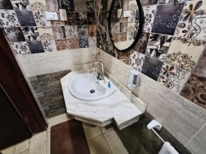 Pyramids Elaa Eldein Cave