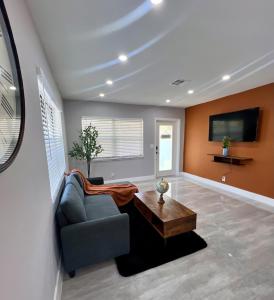 20 OFF Golden Hour BBQ 10 MIN Beach Airport FL