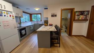 Coastal Retreat with Spa & Games Room