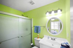 Beachy Retreat | Walk to Gulf & The Hangout