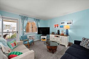 3 Bedroom 4th Floor Condo in Severn 1, Steps to the Beach!