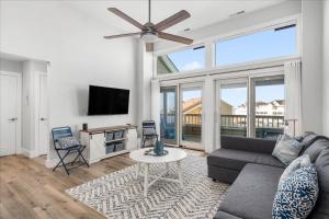 Gorgeous 2 bedroom at Seascape in prestigious Heron Harbour