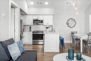 Gorgeous 2 bedroom at Seascape in prestigious Heron Harbour