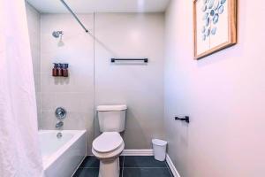 Stay Longer, Save 10 percent, Relax in Comfort 15