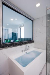 Wonderland Sapphire 8 Bedroom Luxury Villa