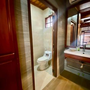 Xiengthong Inn Hotel & Travel