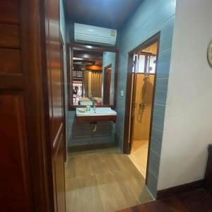 Xiengthong Inn Hotel & Travel