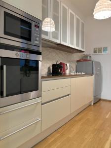 Moderne Stadtwohnung mit Balkon