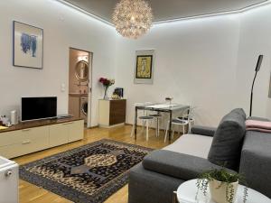 Moderne Stadtwohnung mit Balkon