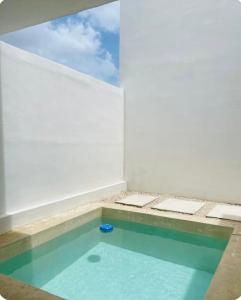 Casa de 2 Recámaras con Alberca cerca de Plazas Altabrisa