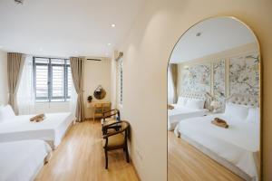 Bright & Tranquil 6BR Home