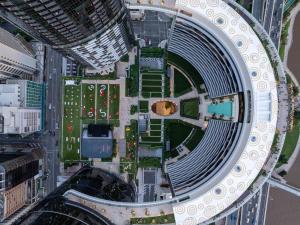 Skyline Poetry - Premium Stay on the Star BNE