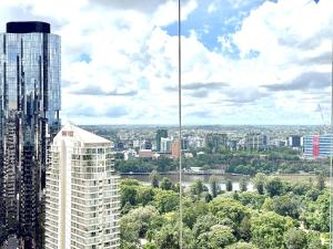 Skyline Poetry - Premium Stay on the Star BNE