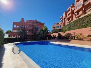 NEW LUXURIOUS APARTMENT + 2 BEDROOMS + SEA VIEW + POOL