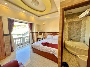 Khách sạn Dinh Loan