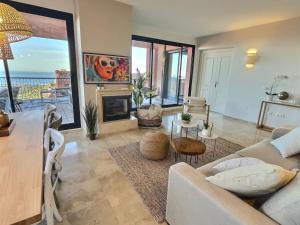 NEW LUXURIOUS APARTMENT + 2 BEDROOMS + SEA VIEW + POOL